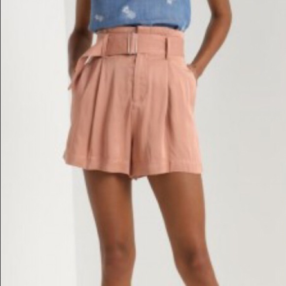 GAP Pants - ☀️NWT☀️ GAP Belted Drapey Shorts Sz 2 Penny Beige